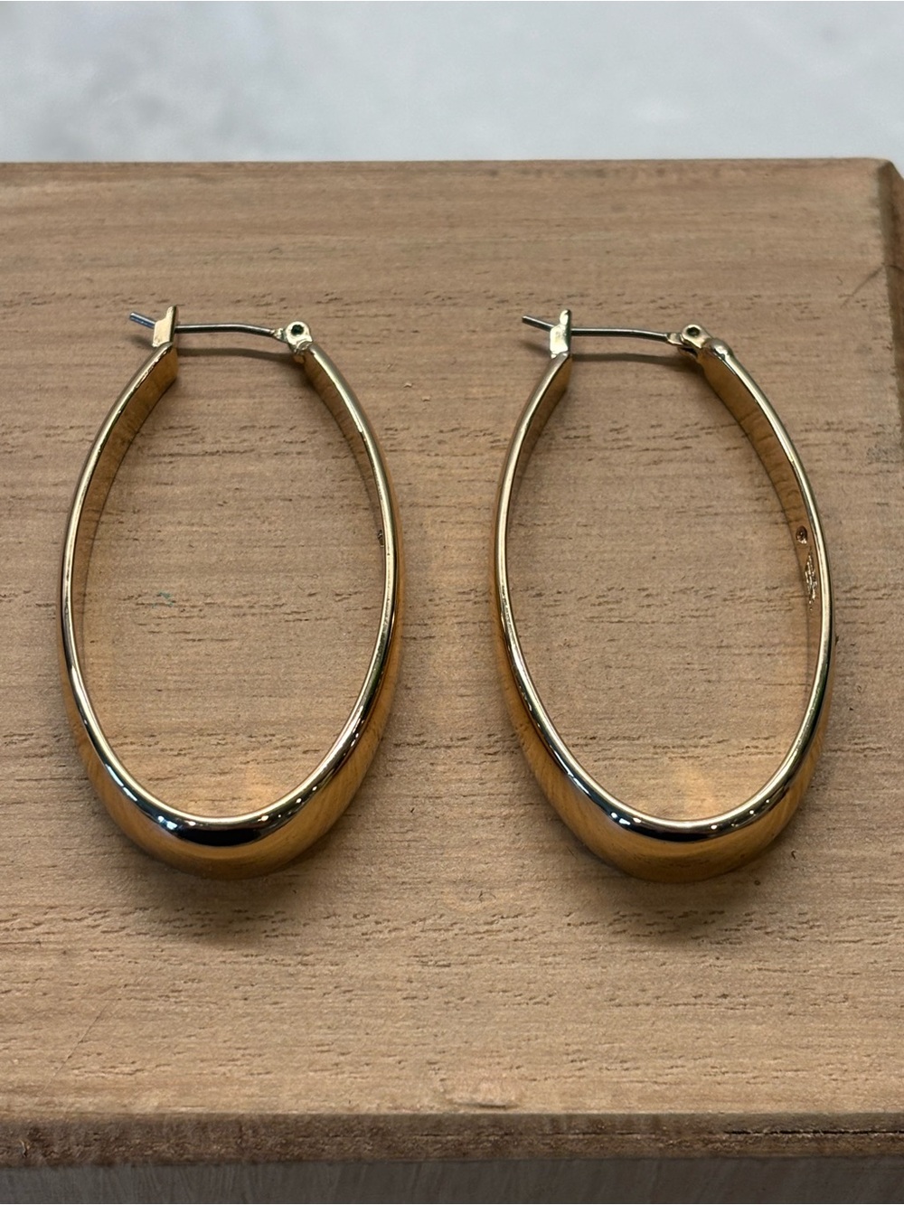 Authentic Robert Lee Morris RLM Soho Gold Oblong Hoop Earings